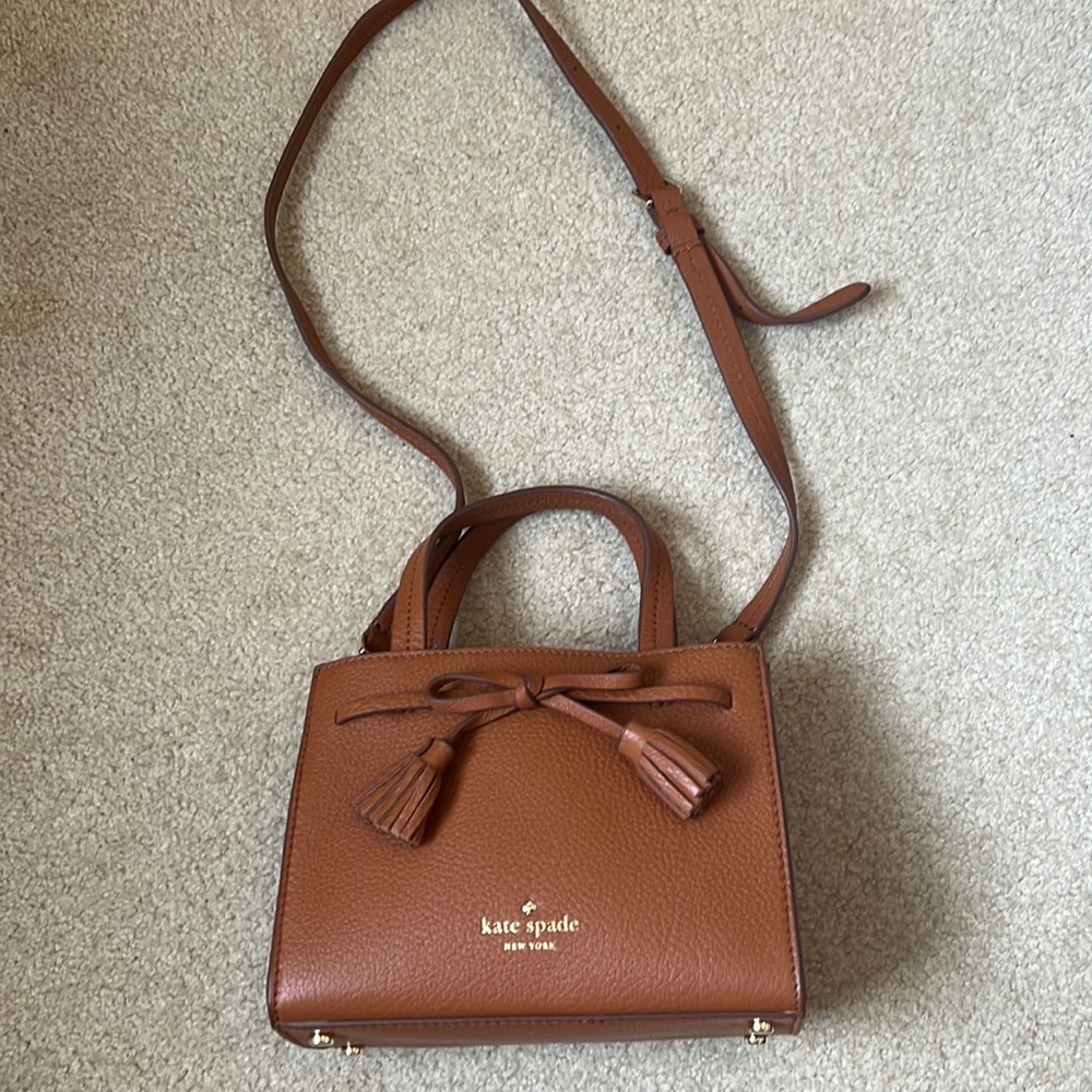 NWOT Kate Spade Hayes Street Mini Isobel, Cherry Wood